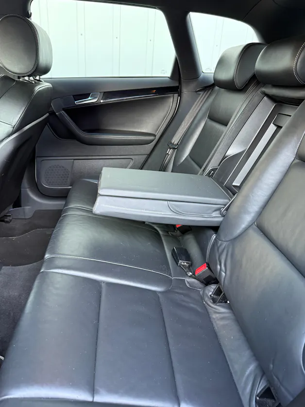 Audi RS3 Sportback 2.5 TFSI quattro S-tronic *FRISCH MFK* LEDER* 19"ALU*INOX ENDSCHALLDÄMPFER*