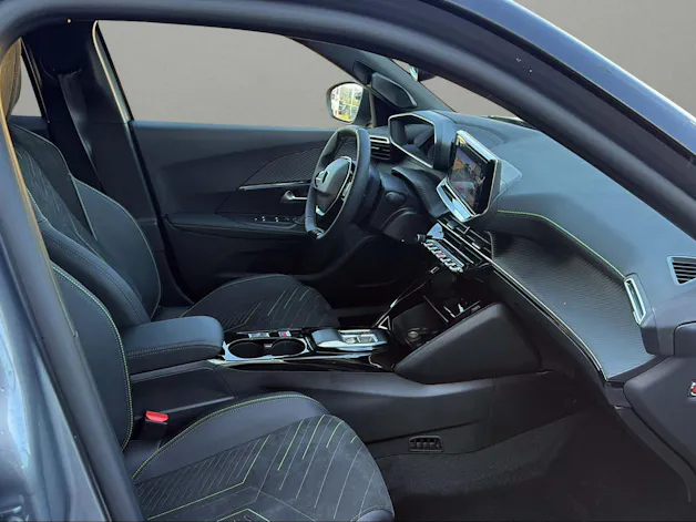 Peugeot 2008 1.2 145 MHEV GT