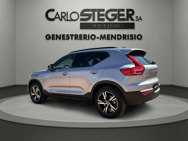 Volvo XC40 B3 Benzin Mild Hybrid Plus Dark DCT