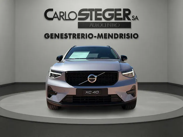 Volvo XC40 B3 Benzin Mild Hybrid Plus Dark DCT
