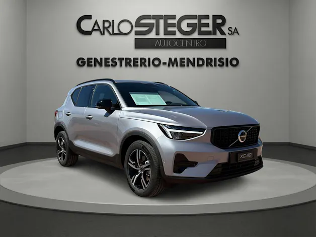 Volvo XC40 B3 Benzin Mild Hybrid Plus Dark DCT