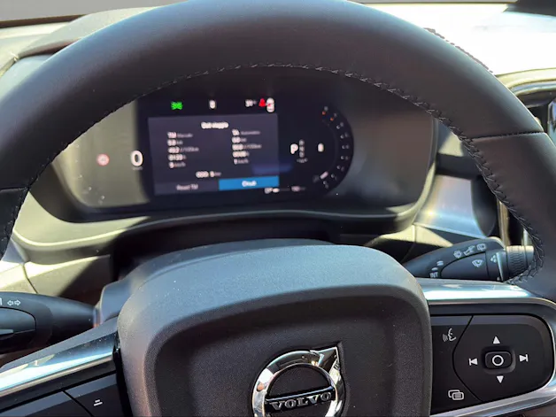 Volvo XC40 B3 Benzin Mild Hybrid Plus Dark DCT