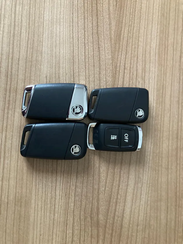 Škoda SKODA Kodiaq RS 4x4 PANORAMA * AHK * CH * 20" ALU* 8 FACH*STANDHEIZUNG*