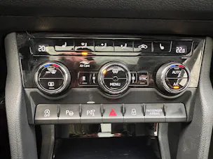 Škoda SKODA Kodiaq RS 4x4 PANORAMA * AHK * CH * 20" ALU* 8 FACH*STANDHEIZUNG*