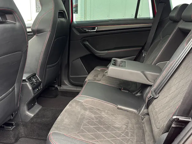 Škoda SKODA Kodiaq RS 4x4 PANORAMA * AHK * CH * 20" ALU* 8 FACH*STANDHEIZUNG*