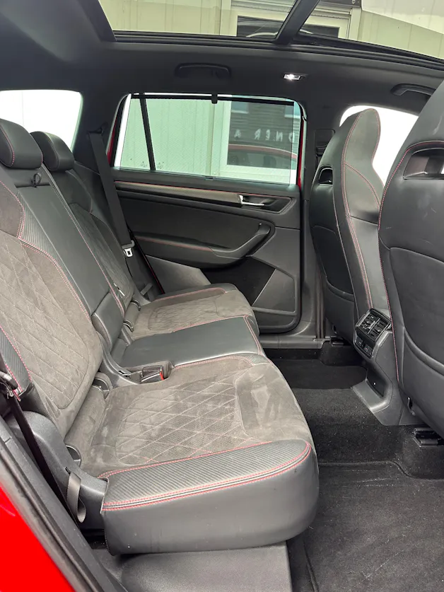 Škoda SKODA Kodiaq RS 4x4 PANORAMA * AHK * CH * 20" ALU* 8 FACH*STANDHEIZUNG*