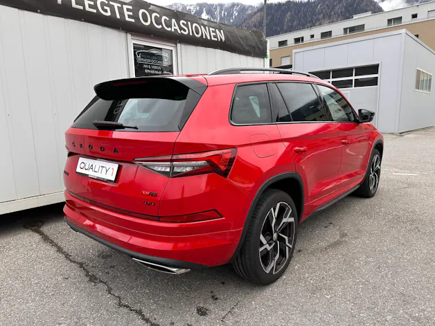 Škoda SKODA Kodiaq RS 4x4 PANORAMA * AHK * CH * 20" ALU* 8 FACH*STANDHEIZUNG*
