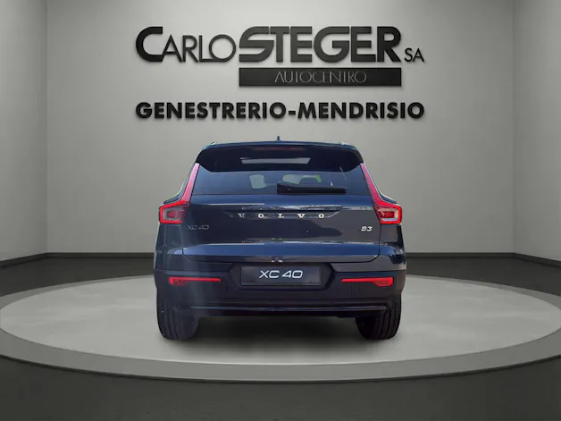 Volvo XC40 B3 Benzin Mild Hybrid Plus Dark DCT
