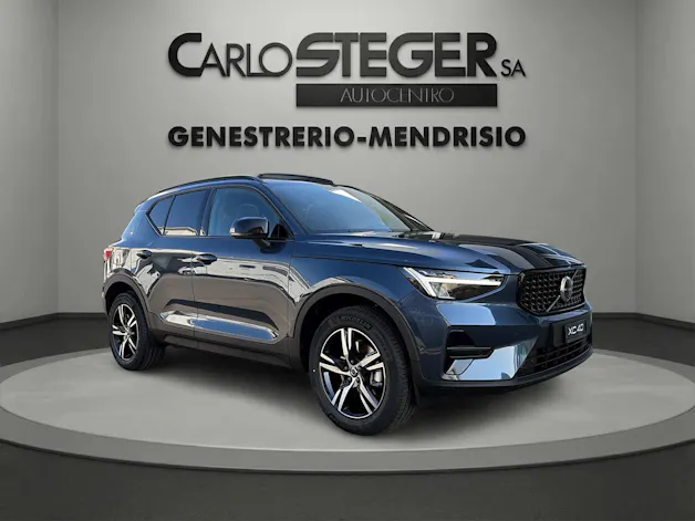 Volvo XC40 B3 Benzin Mild Hybrid Plus Dark DCT