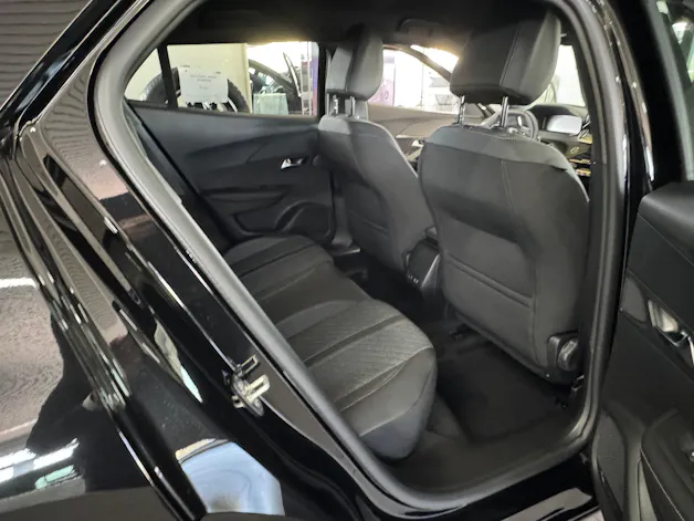 Peugeot 2008 1.2 145 MHEV Allure