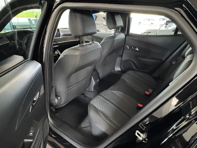 Peugeot 2008 1.2 145 MHEV Allure