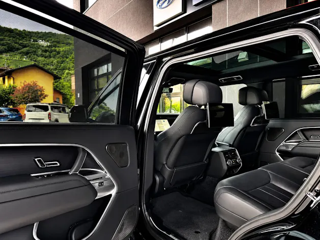 Land Rover Range Rover LWB D350 3.0D I6 MHEV Autobiography