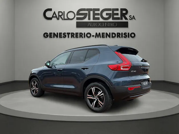 Volvo XC40 B3 Benzin Mild Hybrid Plus Dark DCT