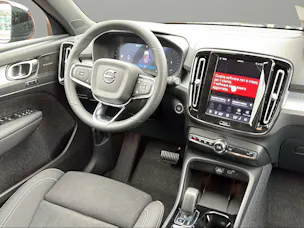 Volvo XC40 B3 Benzin Mild Hybrid Plus Dark DCT