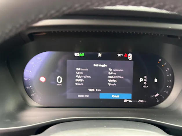 Volvo XC40 B3 Benzin Mild Hybrid Plus Dark DCT