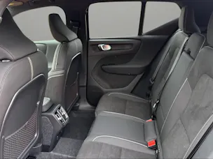 Volvo XC40 B3 Benzin Mild Hybrid Plus Dark DCT