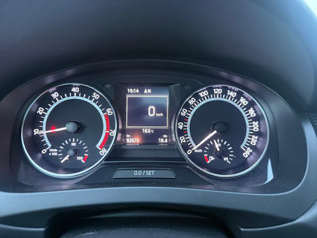Škoda Rapid Spaceback 1.2 TSI Monte Carlo *PANORAMADACH*DAB*NAVI*BLUETOOTH*MFK FRISCH*