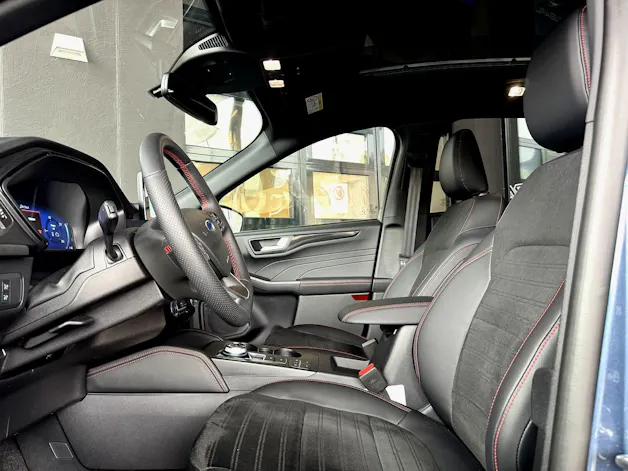 Ford 2.5 PHEV ST LINE X2WD