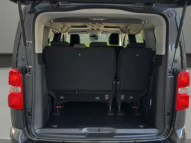 Peugeot Traveller 2.2 BlueHDi Family Edition Standard EAT8