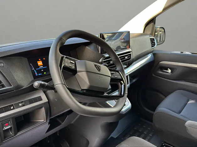 Peugeot Traveller 2.2 BlueHDi Family Edition Standard EAT8