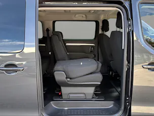 Peugeot Traveller 2.2 BlueHDi Family Edition Standard EAT8