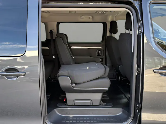 Peugeot Traveller 2.2 BlueHDi Family Edition Standard EAT8