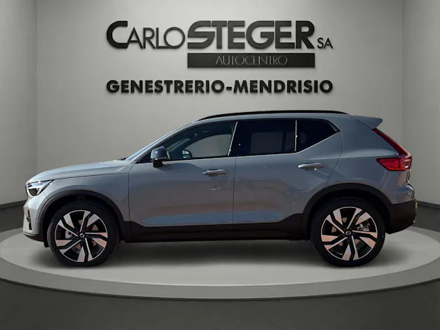 Volvo XC40 B3 Benzin Mild Hybrid Plus Dark DCT