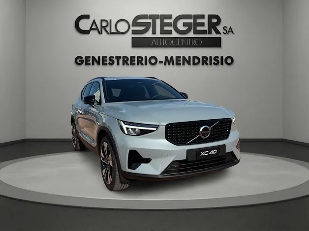 Volvo XC40 B3 Benzin Mild Hybrid Plus Dark DCT