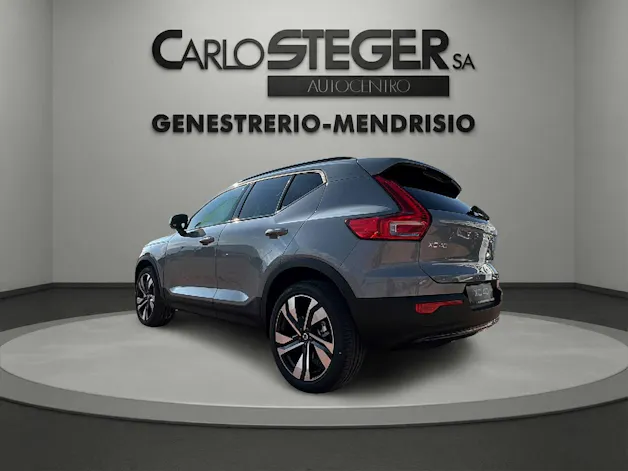 Volvo XC40 B3 Benzin Mild Hybrid Plus Dark DCT