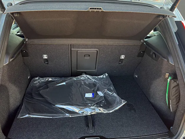 Volvo XC40 B3 Benzin Mild Hybrid Plus Dark DCT