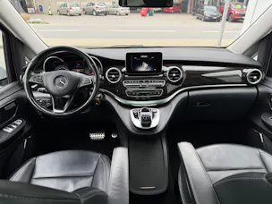 Mercedes-Benz V 250 d Avantgarde lang 4Matic 7G-Tronic * 8 PLÄTZE*PANORMA*AHK*LEDER*4X4