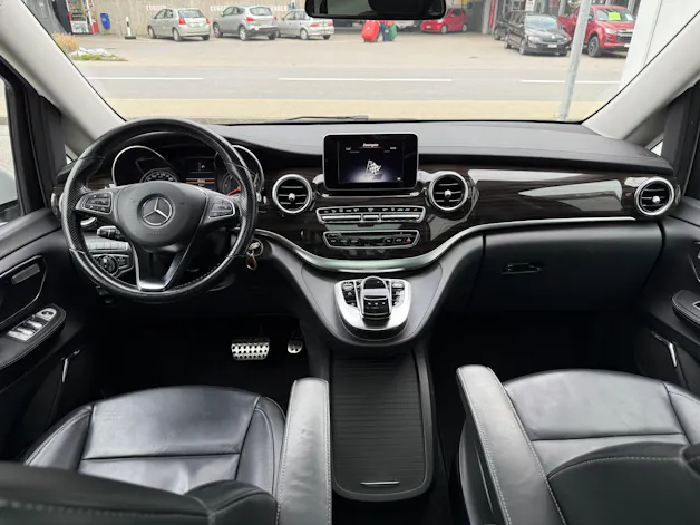 Mercedes-Benz V 250 d Avantgarde lang 4Matic 7G-Tronic * 8 PLÄTZE*PANORMA*AHK*LEDER*4X4