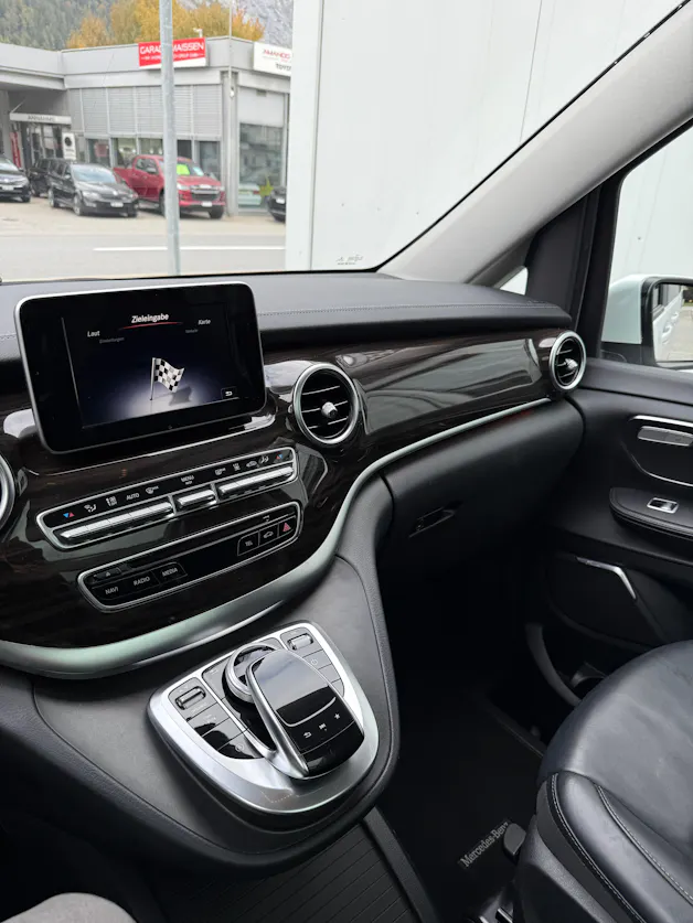 Mercedes-Benz V 250 d Avantgarde lang 4Matic 7G-Tronic * 8 PLÄTZE*PANORMA*AHK*LEDER*4X4