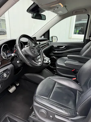 Mercedes-Benz V 250 d Avantgarde lang 4Matic 7G-Tronic * 8 PLÄTZE*PANORMA*AHK*LEDER*4X4