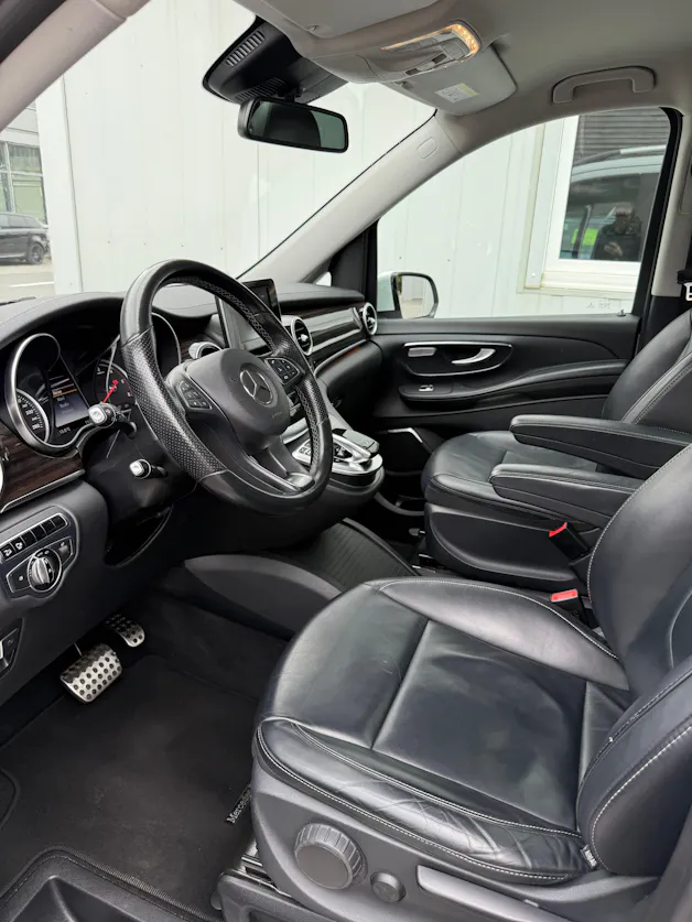 Mercedes-Benz V 250 d Avantgarde lang 4Matic 7G-Tronic * 8 PLÄTZE*PANORMA*AHK*LEDER*4X4