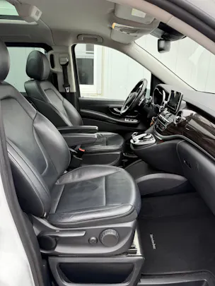 Mercedes-Benz V 250 d Avantgarde lang 4Matic 7G-Tronic * 8 PLÄTZE*PANORMA*AHK*LEDER*4X4