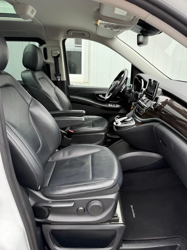 Mercedes-Benz V 250 d Avantgarde lang 4Matic 7G-Tronic * 8 PLÄTZE*PANORMA*AHK*LEDER*4X4