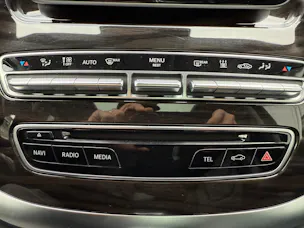 Mercedes-Benz V 250 d Avantgarde lang 4Matic 7G-Tronic * 8 PLÄTZE*PANORMA*AHK*LEDER*4X4