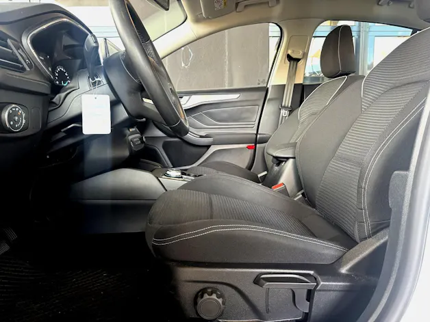 Ford Focus 1.5 TDCi EcoBlue Titanium Automatic