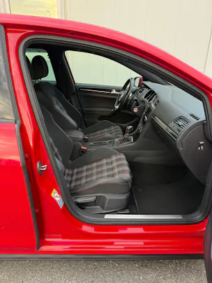 VW Golf 2.0 TSI GTI DSG *FRISCH AB MFK* ALU* XENON*DOTZ 19" ALU*