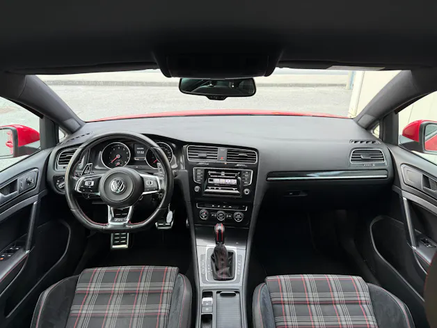 VW Golf 2.0 TSI GTI DSG *FRISCH AB MFK* ALU* XENON*DOTZ 19" ALU*