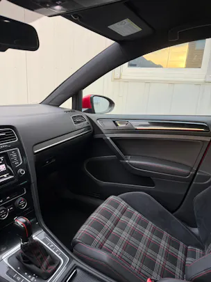 VW Golf 2.0 TSI GTI DSG *FRISCH AB MFK* ALU* XENON*DOTZ 19" ALU*