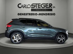 Volvo XC40 B3 Benzin Mild Hybrid Plus Dark DCT
