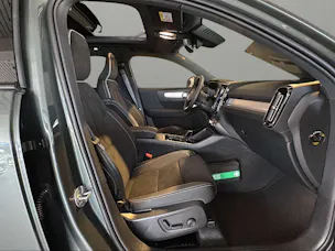 Volvo XC40 B3 Benzin Mild Hybrid Plus Dark DCT