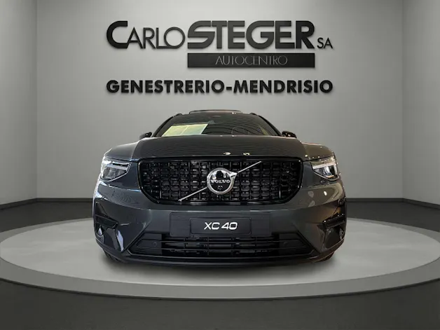 Volvo XC40 B3 Benzin Mild Hybrid Plus Dark DCT