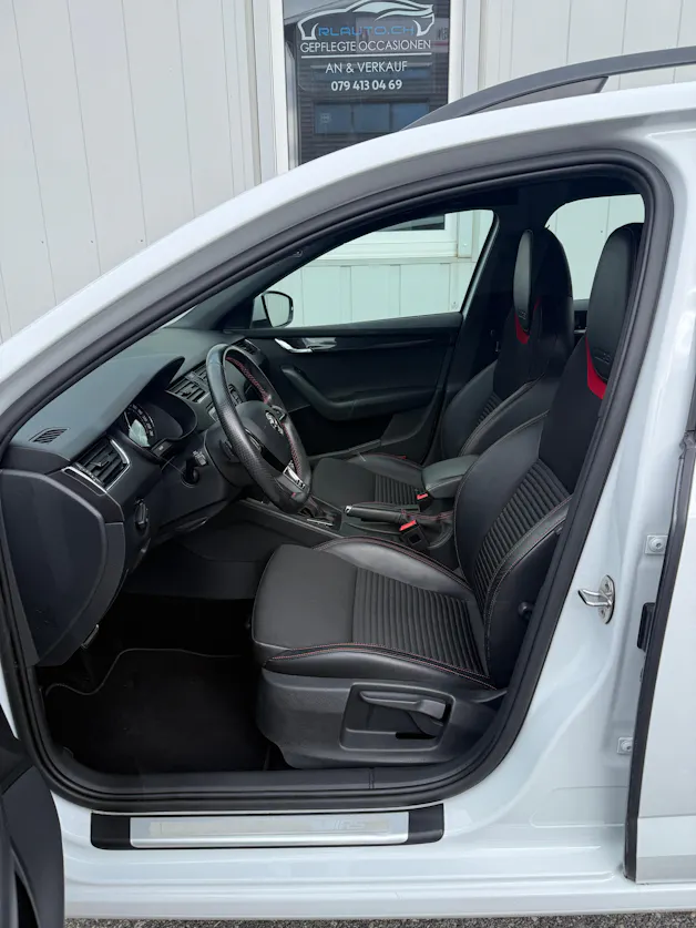 Škoda Octavia Combi 2.0 TSI RS DSG