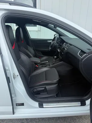 Škoda Octavia Combi 2.0 TSI RS DSG