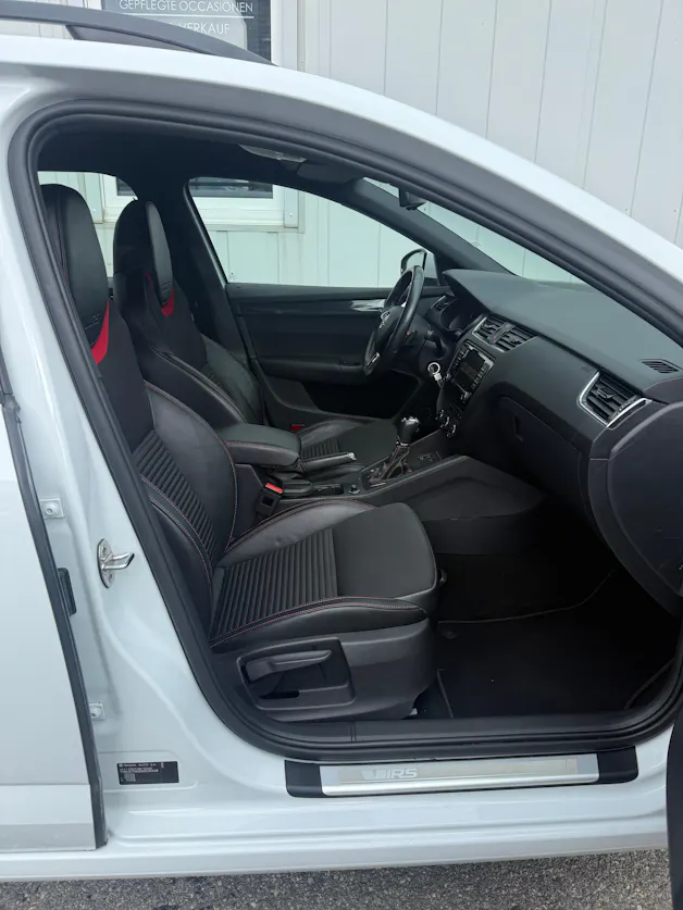 Škoda Octavia Combi 2.0 TSI RS DSG