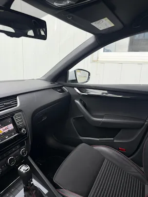 Škoda Octavia Combi 2.0 TSI RS DSG