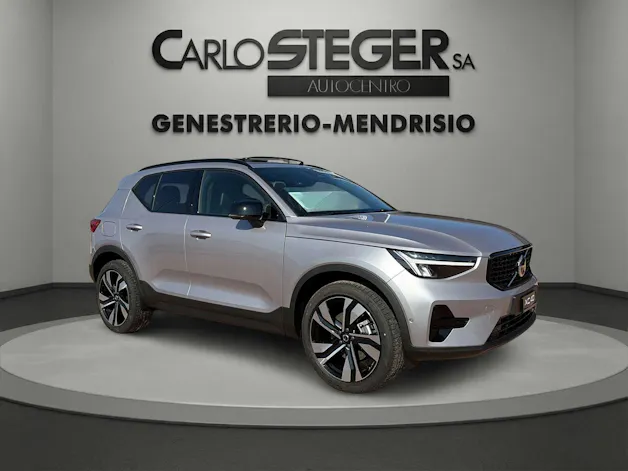 Volvo XC40 B3 Benzin Mild Hybrid Plus Dark DCT